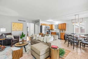 Cozy 2BR Condo in Great Location - King Bed